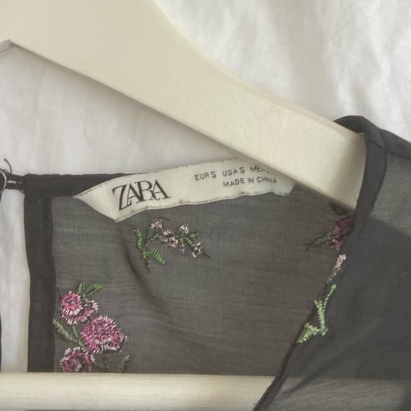 ZARA The Alice Blouse Organza Embroidered Ruffles Size Small - Picture 5 of 16